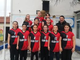 KÜÇÜK KIZ VOLEYBOL TAKIMININ BAŞARISI