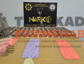 UYUŞTURUCU TİCARETİ YAKALANDI