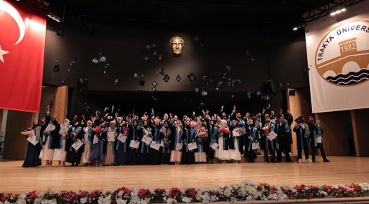 Trakya Üniversitesi İlahiyat Fakültesinde mezuniyet töreni düzenlendi